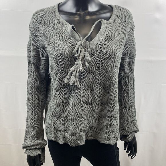 NEW Maurices Sweater Knit Pattern Long Sleeve Silver Gray V Neck Size Medium $40 - Picture 1 of 6